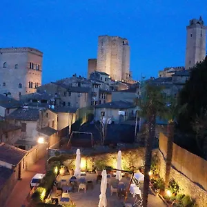 https://locanda-la-mandragola.it-tuscanyhotel.com